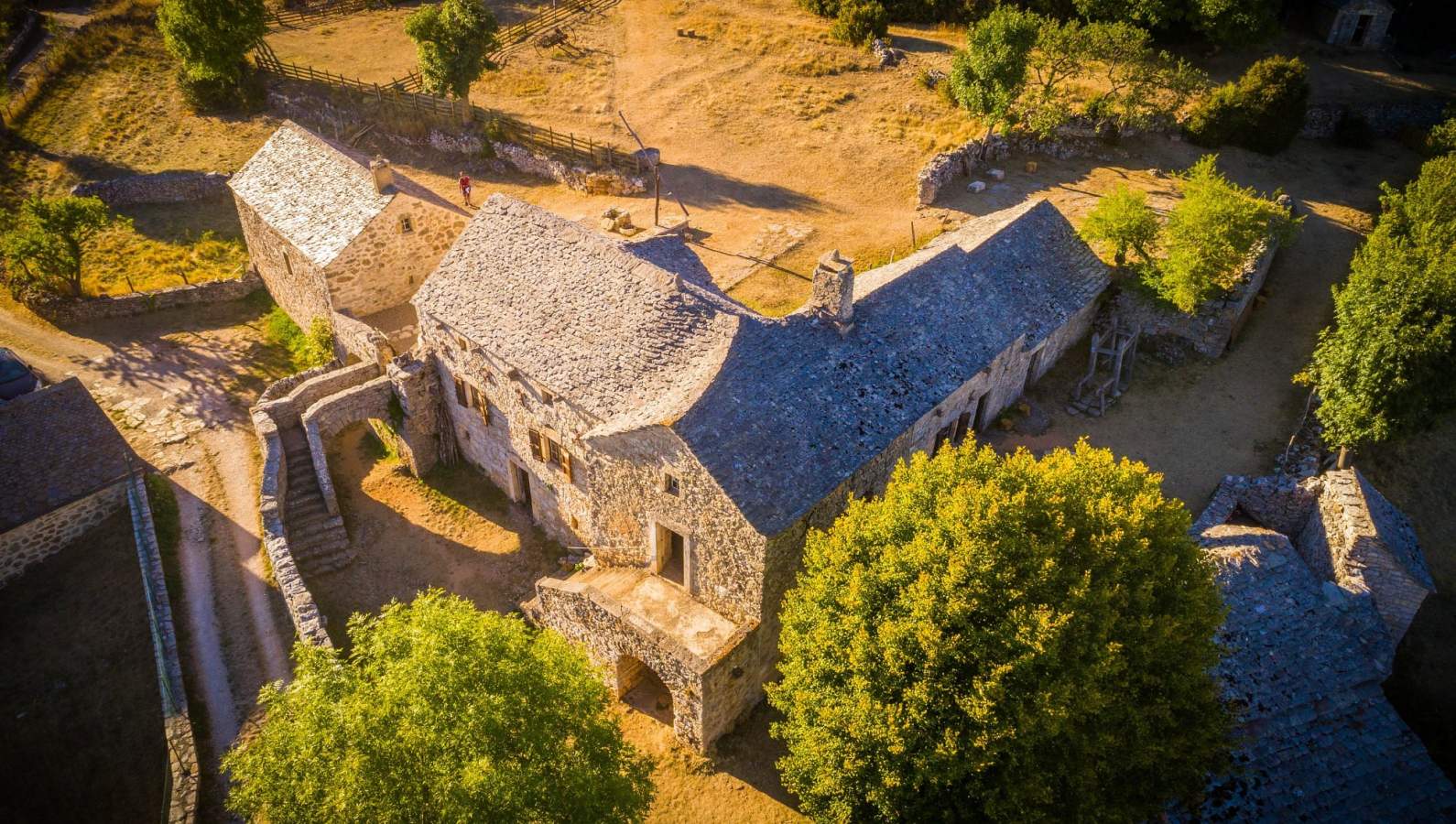 Virée historique à la Ferme Caussenarde d’Autrefois au cœur du causse Méjean 